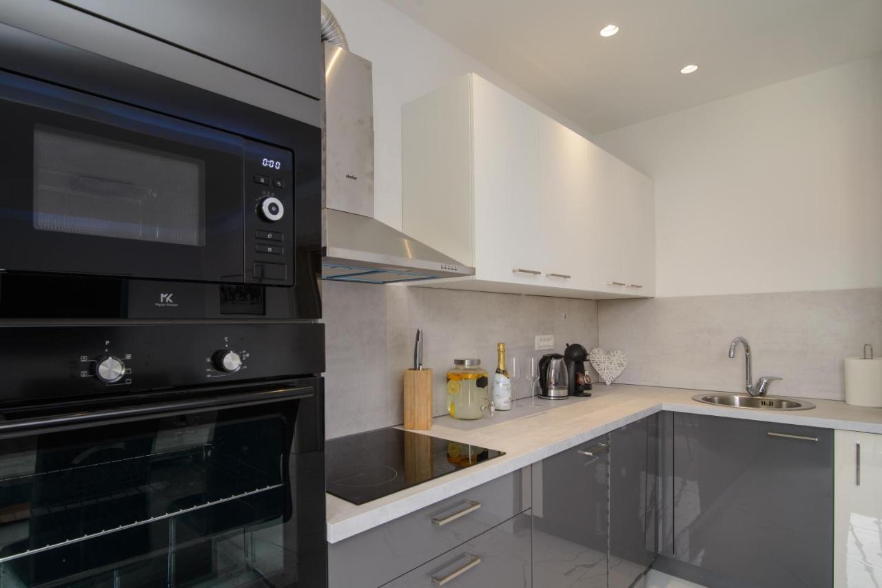 Apartments Pelja トロギール エクステリア 写真