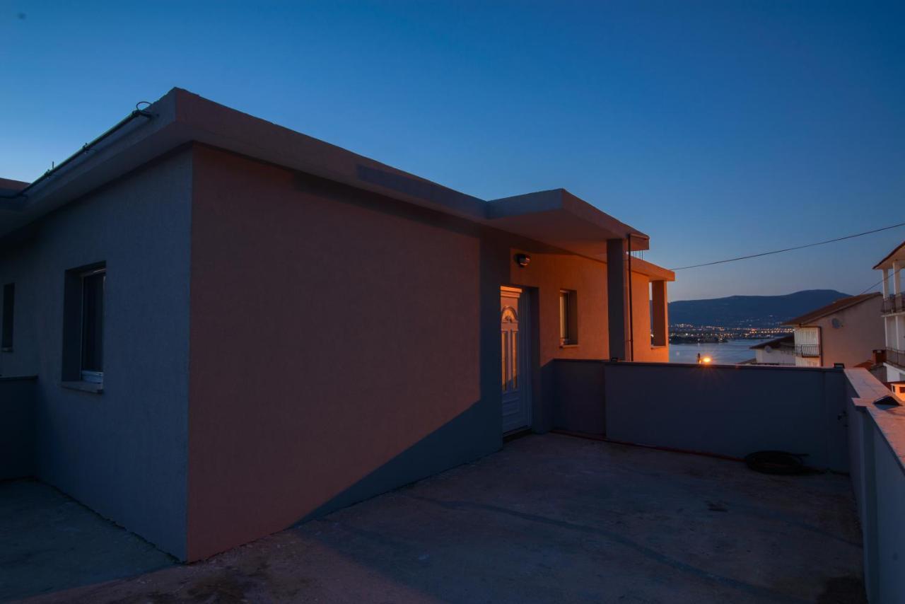 Apartments Pelja トロギール エクステリア 写真