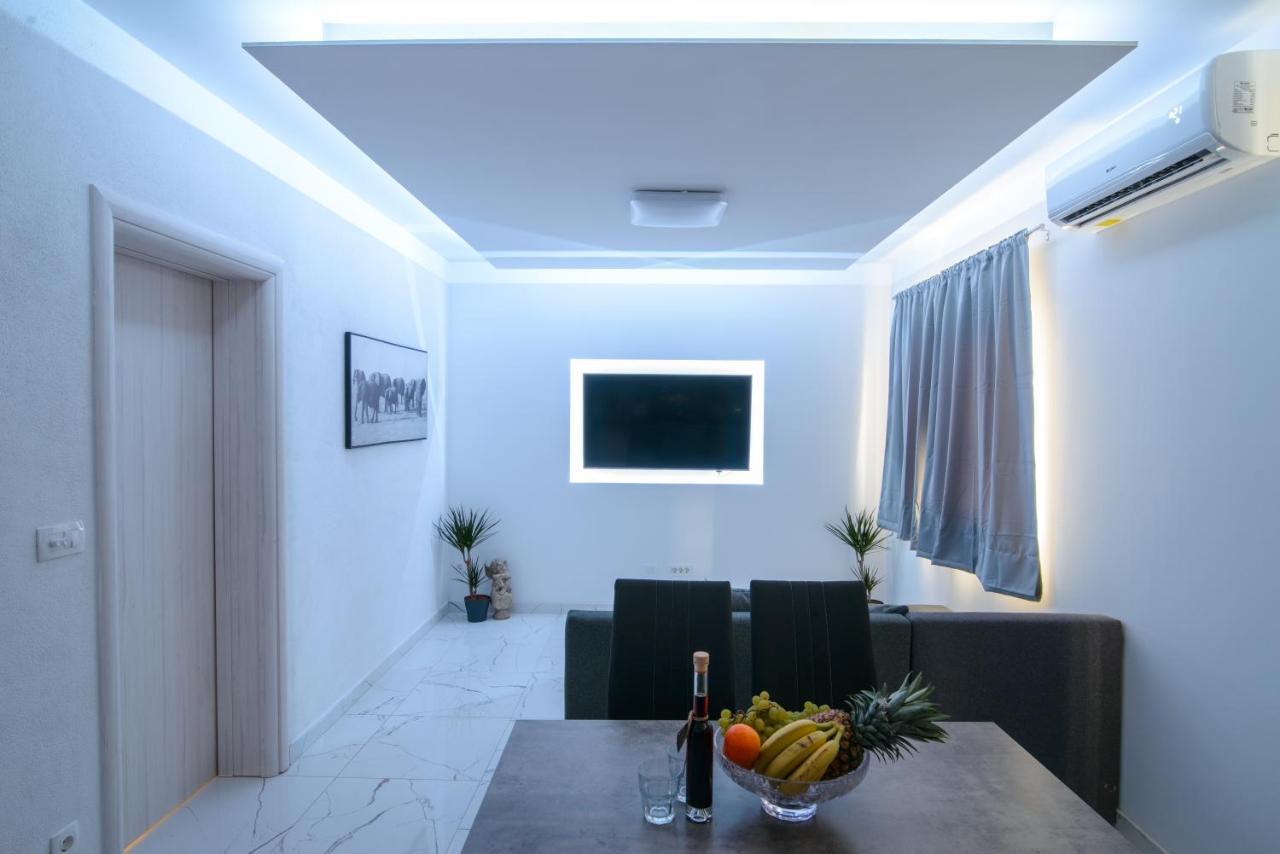 Apartments Pelja トロギール エクステリア 写真