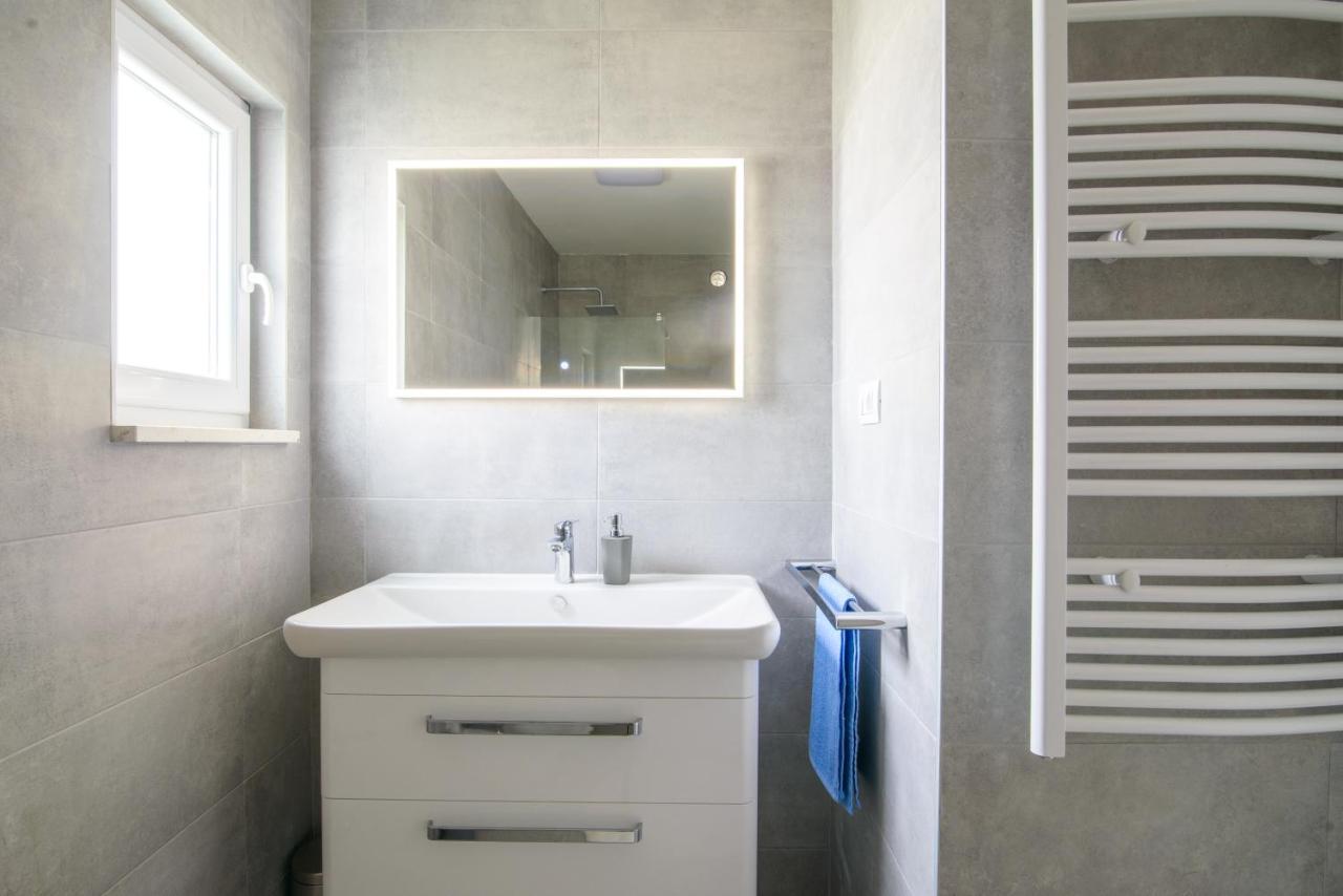 Apartments Pelja トロギール エクステリア 写真