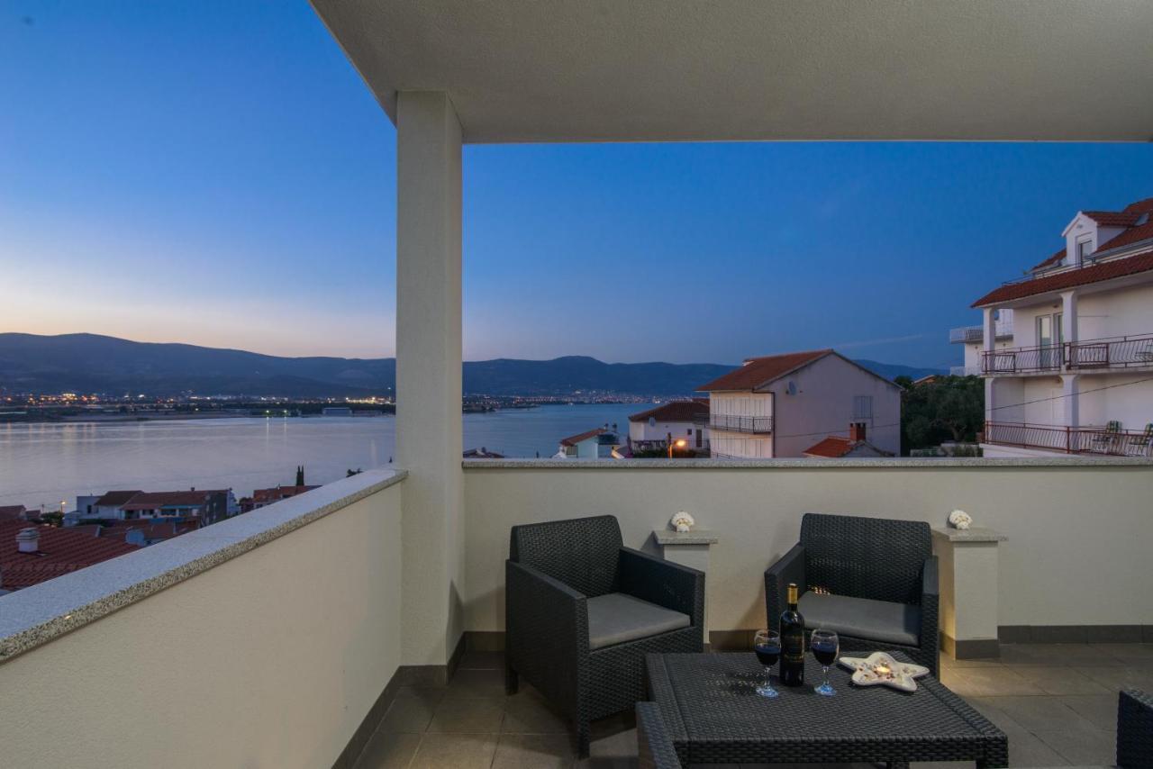 Apartments Pelja トロギール エクステリア 写真