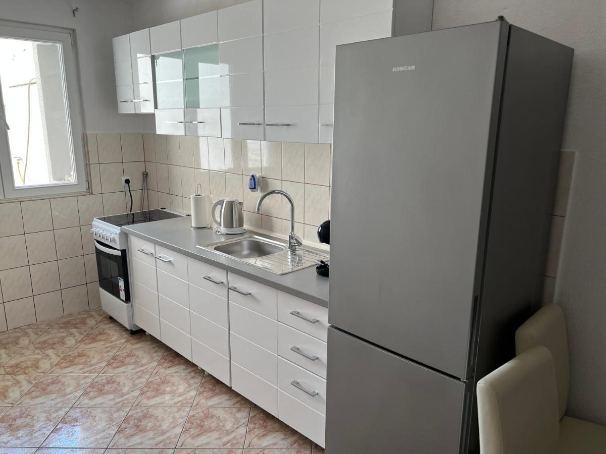 Apartments Pelja トロギール エクステリア 写真